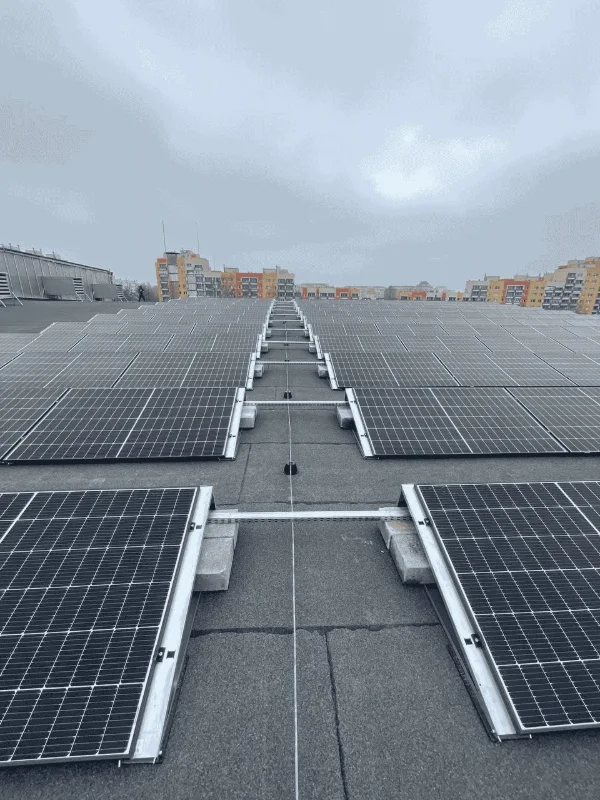 Instalacja fotowoltaiczna: dach płaski